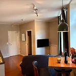 Daire In Building, Close To The Train Station Bergen