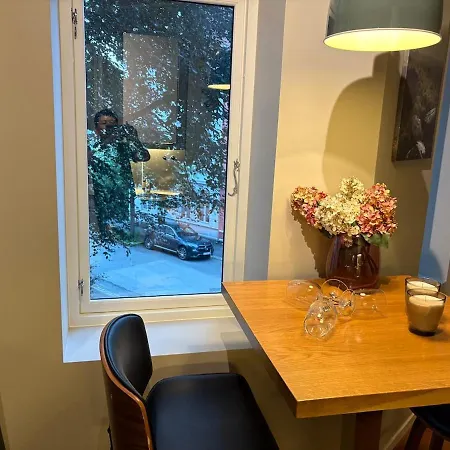 아파트 In Building, Close To The Train Station *