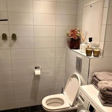 In Building, Close To The Train Station Apartamento Bergen