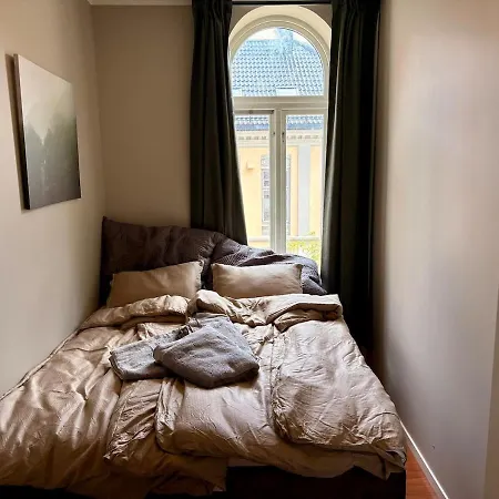 In Building, Close To The Train Station Lejlighed