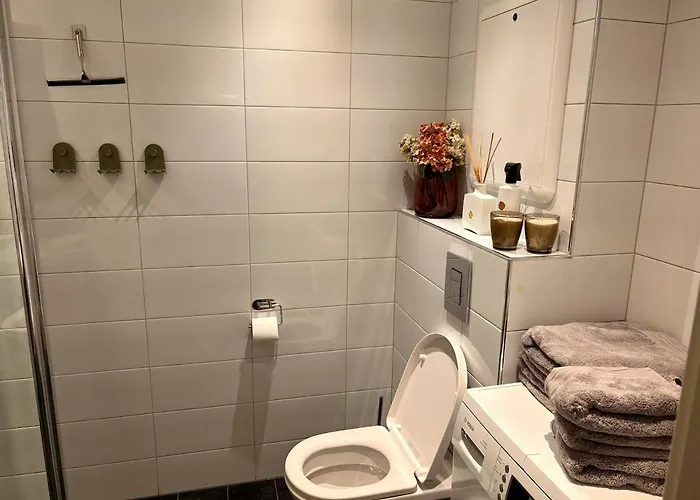 In Building, Close To The Train Station Apartment Bergen